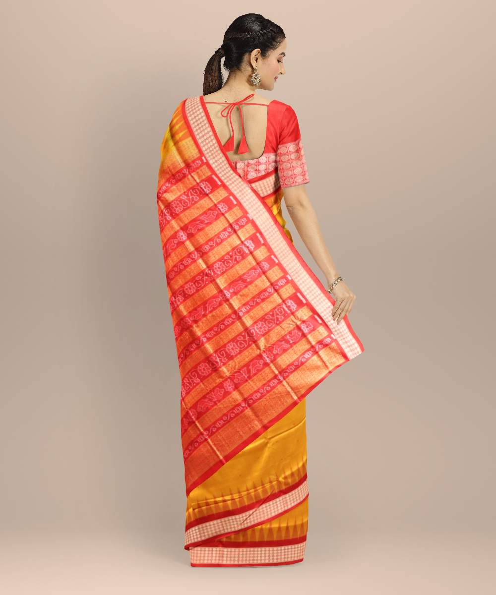 TRI3D__A-BO-559__cotton_set321_shubhi_drape2_back1_tassels__2025-10-29-19-45-49__1000X1200